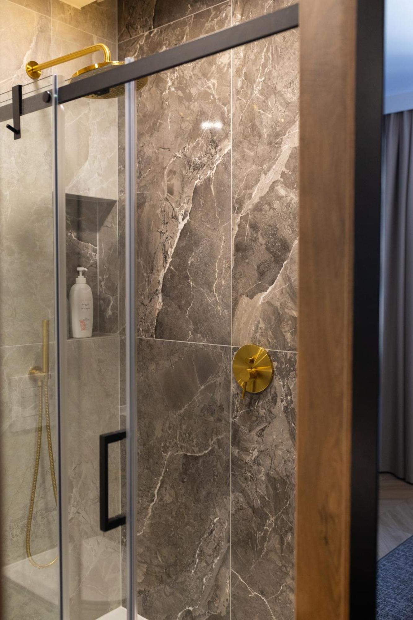 Four Sisters Luxury Rooms In Siauliai エクステリア 写真