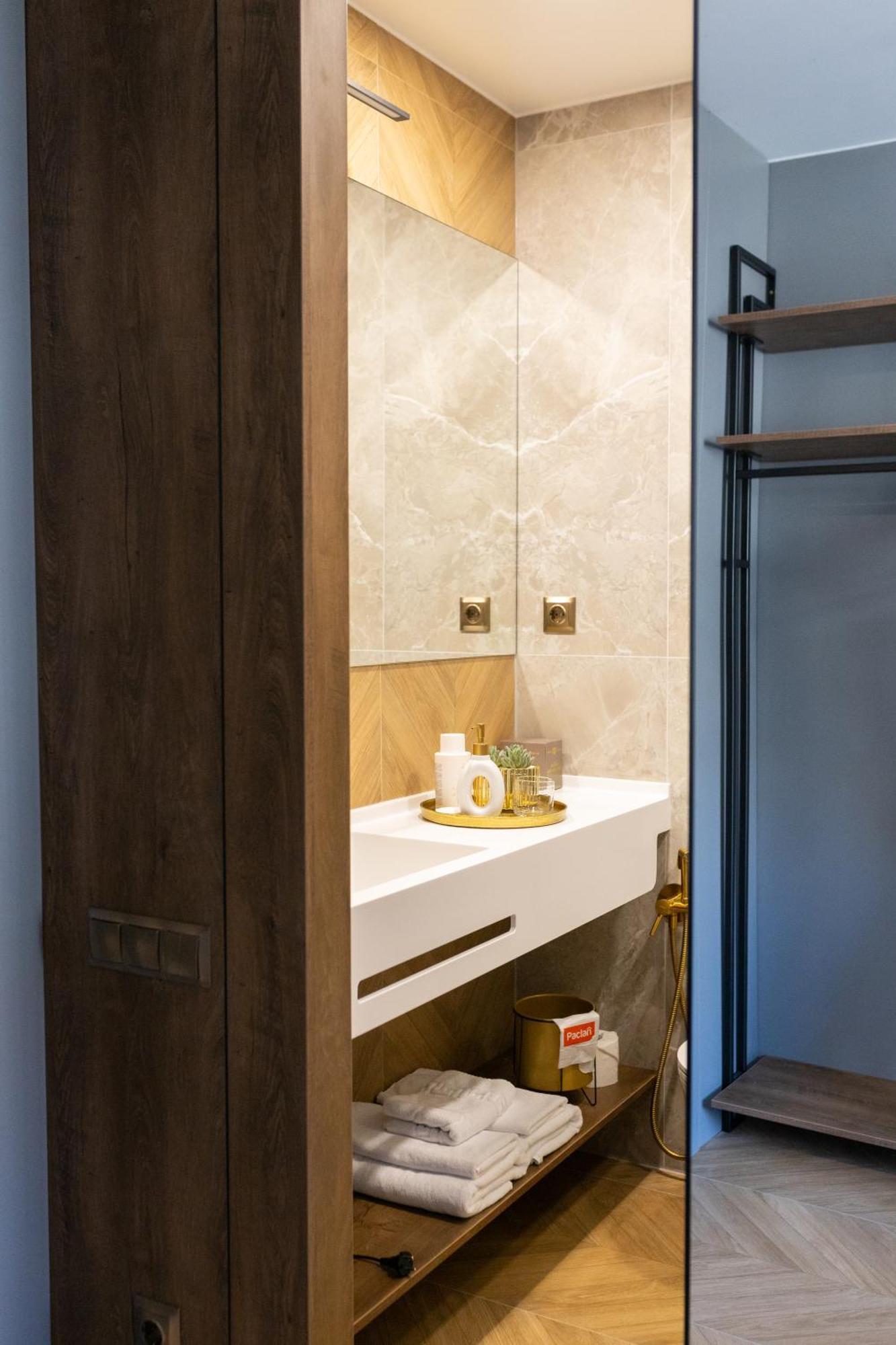 Four Sisters Luxury Rooms In Siauliai エクステリア 写真