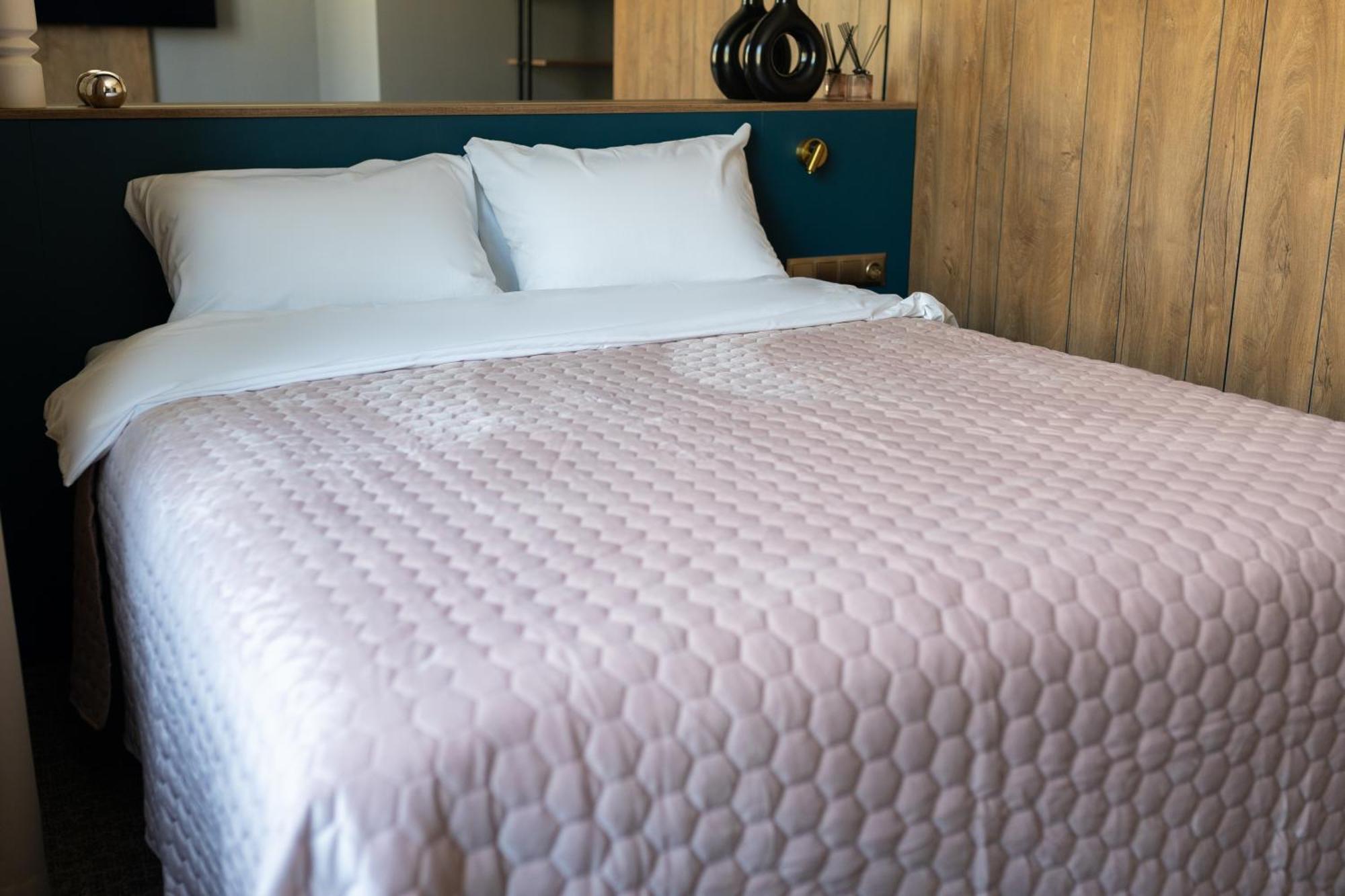 Four Sisters Luxury Rooms In Siauliai エクステリア 写真